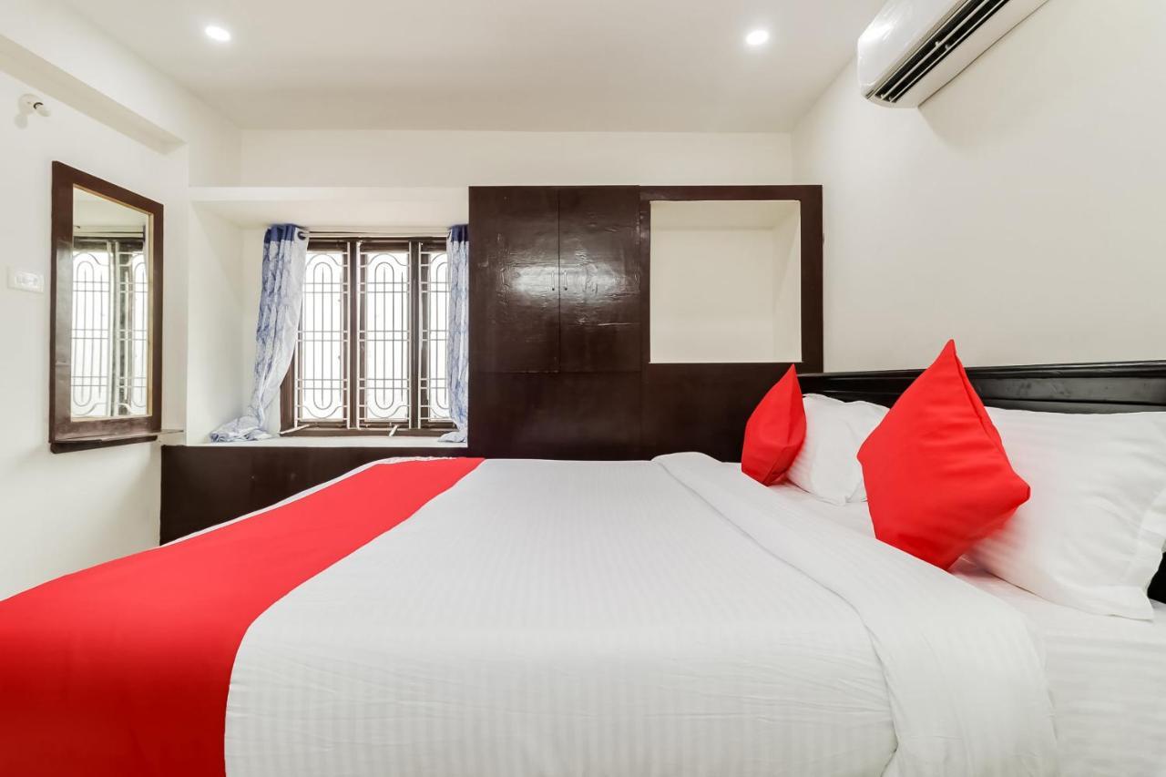 Hotel Oyo Victory Grand à Tadepalle Extérieur photo